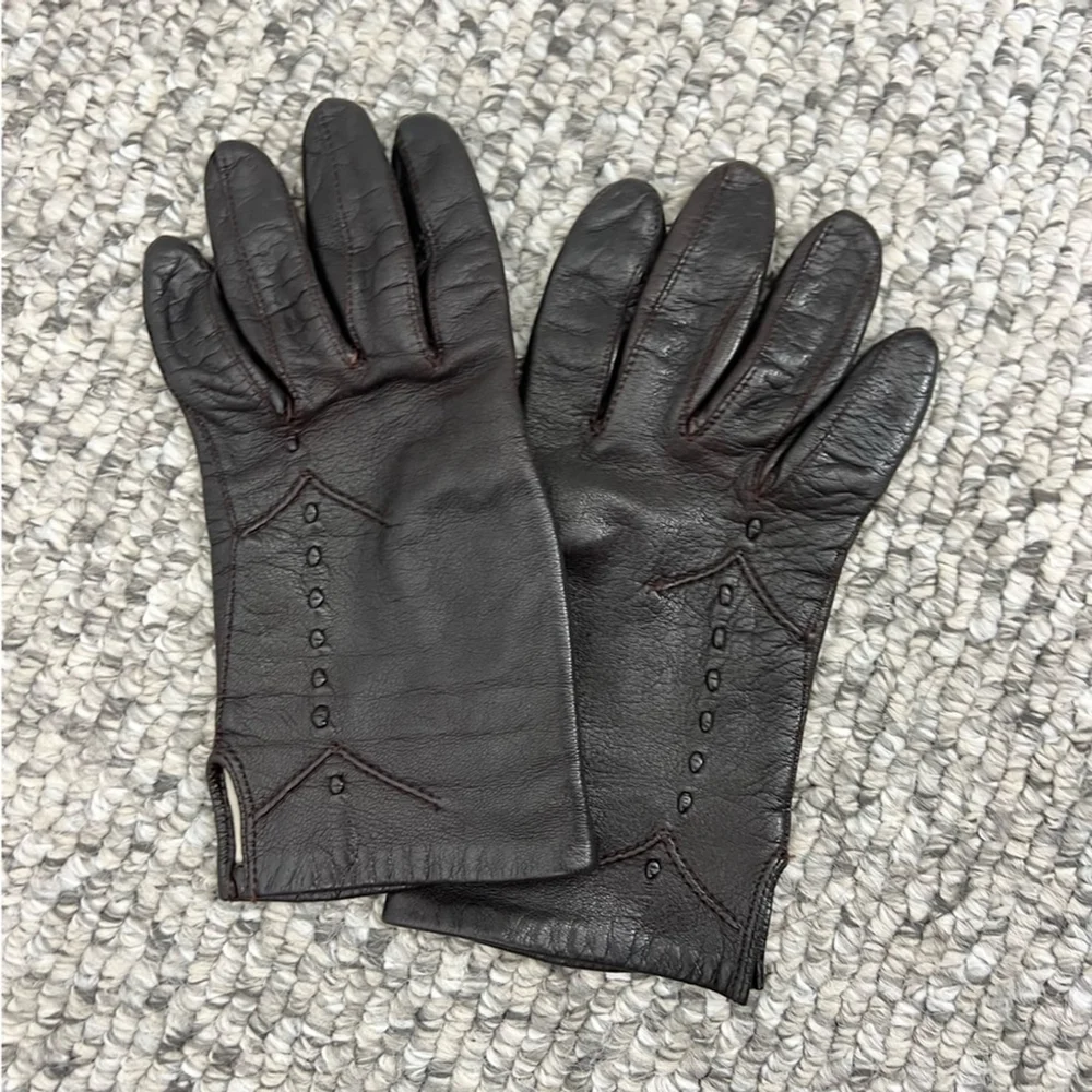 Vintage leather gloves